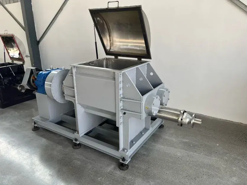 Hnětací zařízení